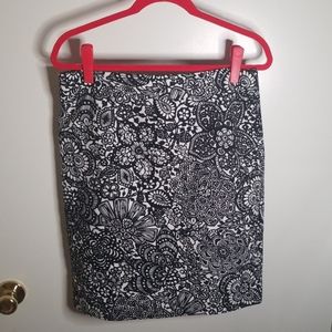 Black and white Ann Taylor skirt